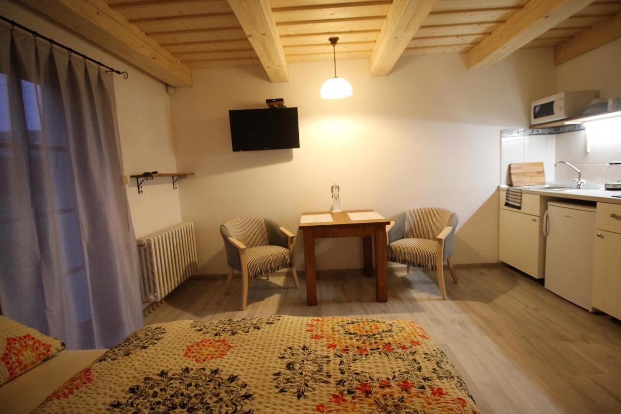 Apartmany U Knajflu Ceske Petrovice ภายนอก รูปภาพ