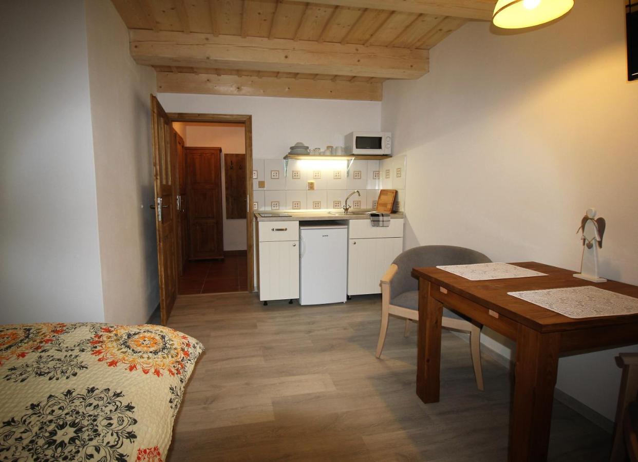Apartmany U Knajflu Ceske Petrovice ภายนอก รูปภาพ