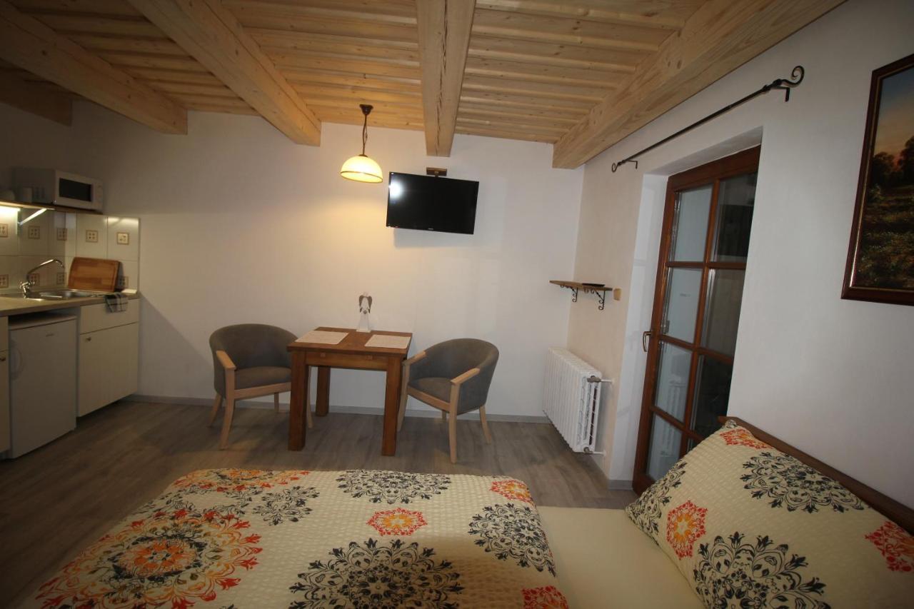 Apartmany U Knajflu Ceske Petrovice ภายนอก รูปภาพ