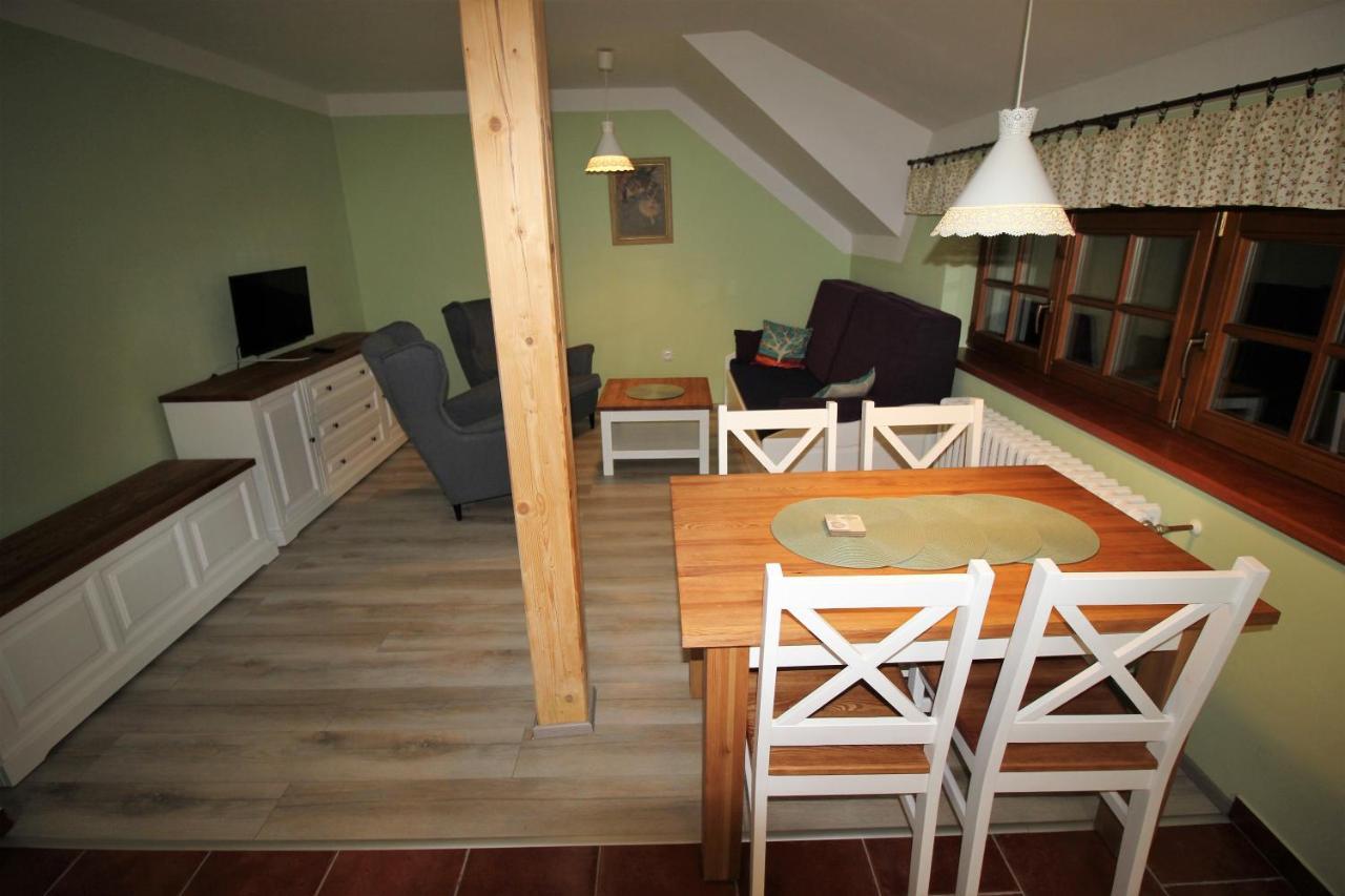 Apartmany U Knajflu Ceske Petrovice ภายนอก รูปภาพ